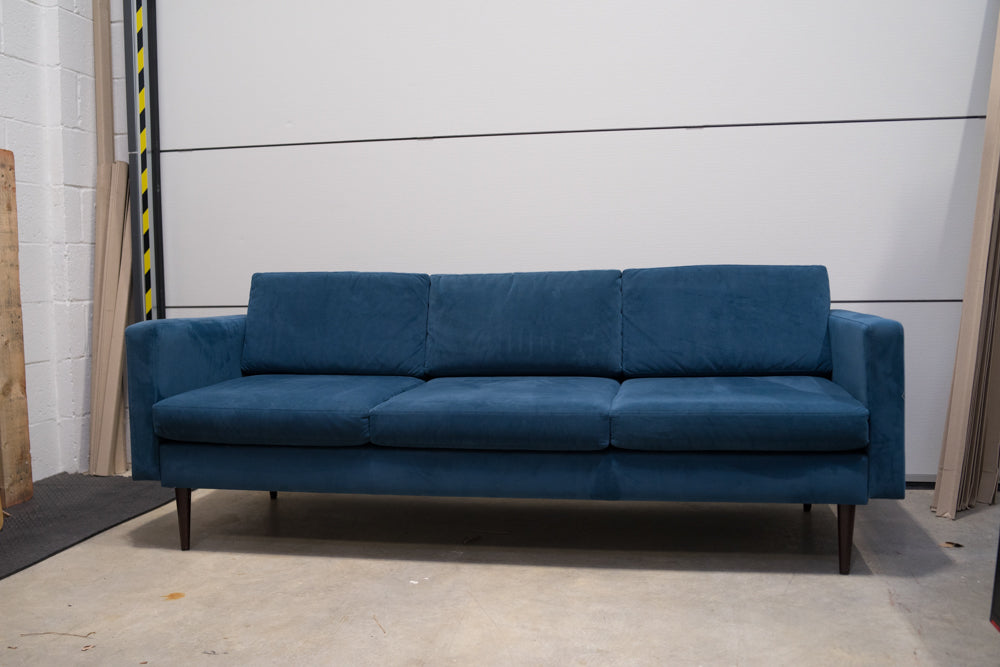 Model 01 Sofa, Teal, Loop 3