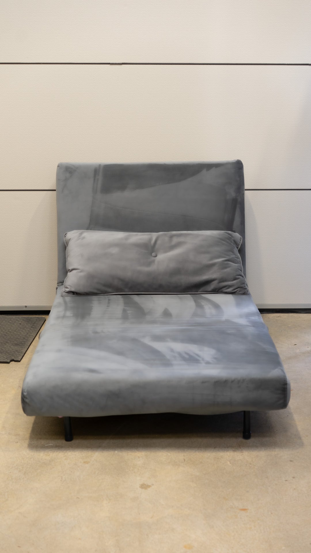 Grey armchair bed, Loop 2